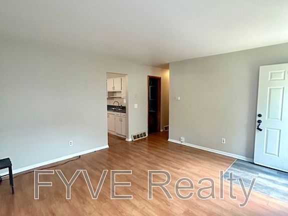 2nd image of 853 Byron Ave