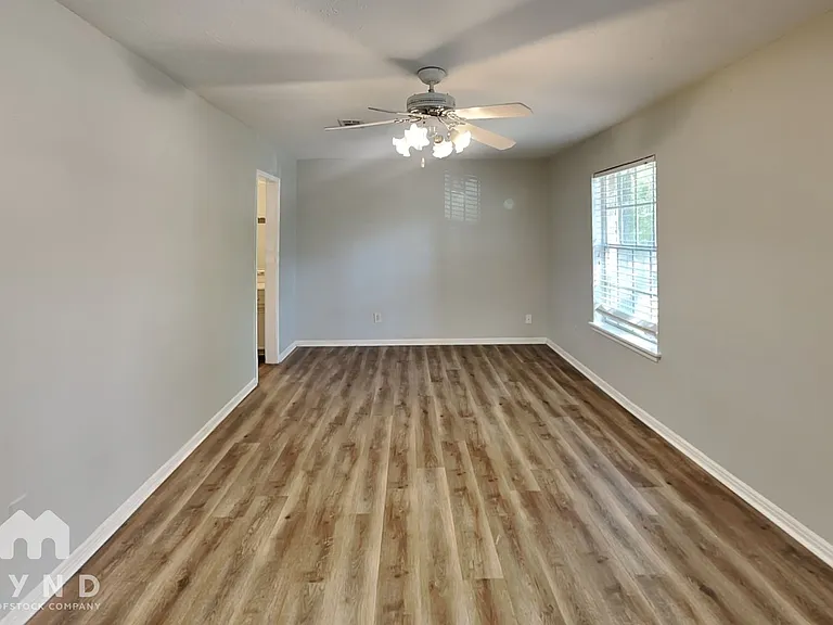 15110 Gladebrook Dr — Photo 14