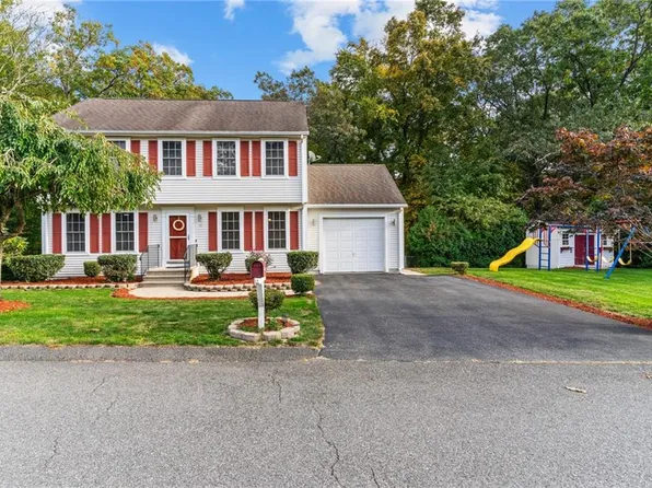 18 Riverview Dr, Cumberland, RI 02864