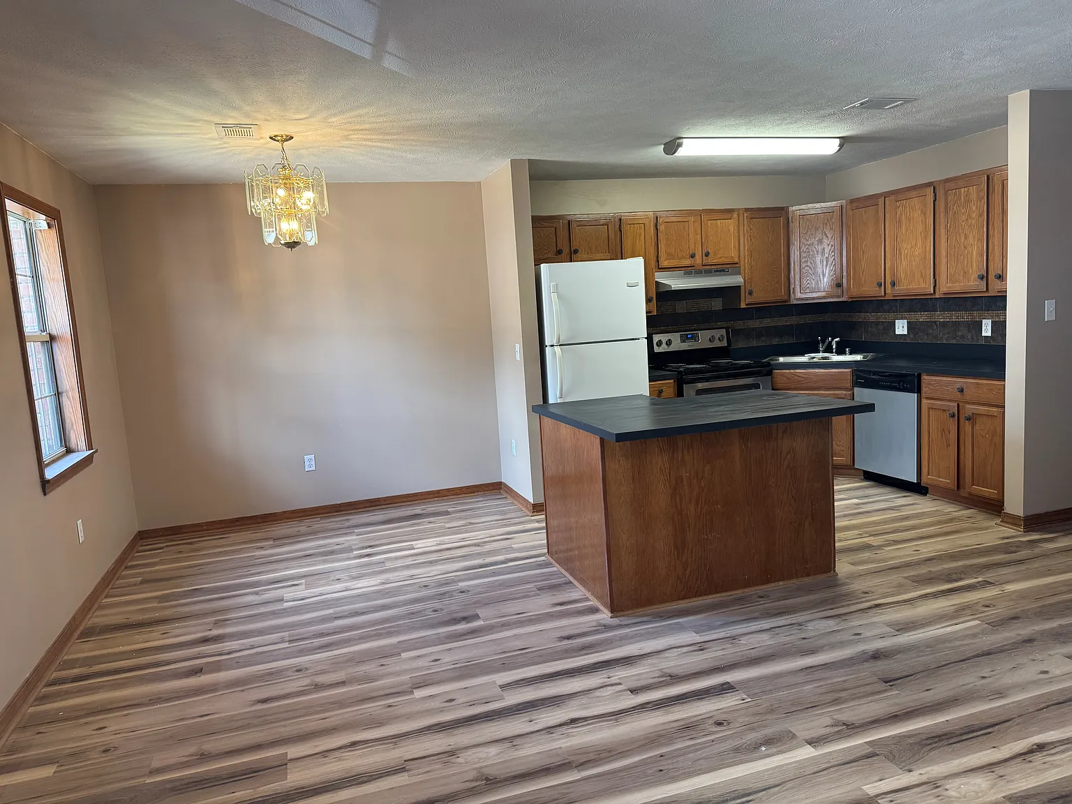 2 bed, 1008 sqft, $1,150 — Photo 4