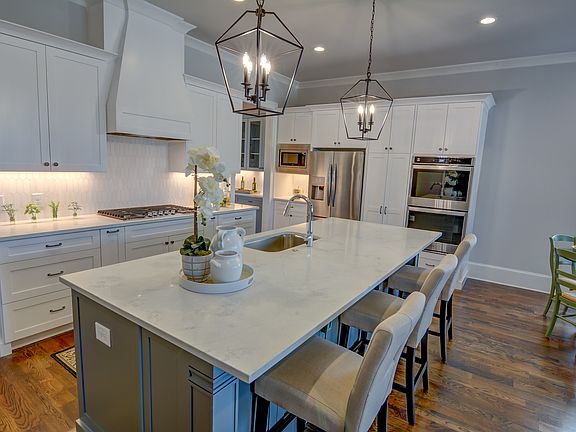 3rd image of 5460 Vineyard Park Trl