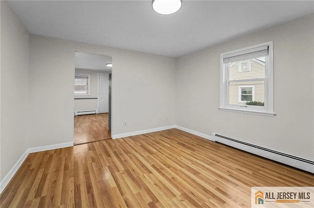 2 bed, 1.0 bath, 1200 sqft, $1,950 — Photo 3
