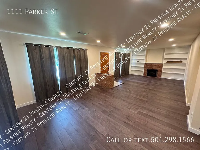 1111 Parker St — Photo 2