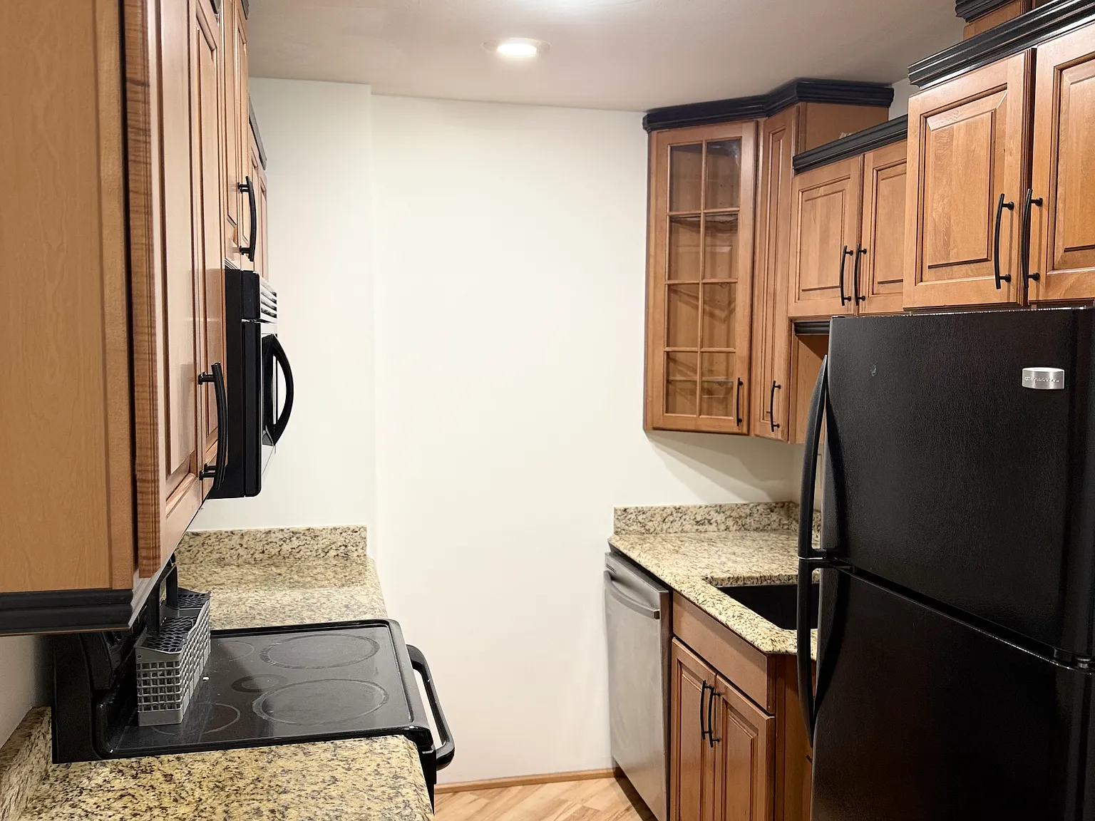 1 bed, 1.5 bath, 830 sqft, $1,500 — Photo 2
