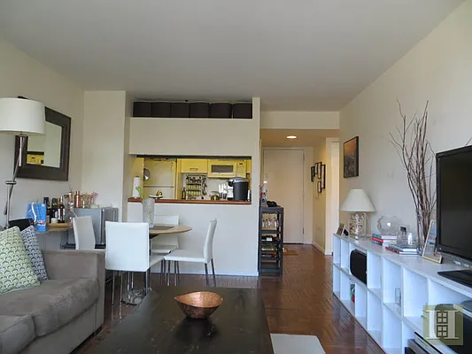 Rented by Halstead Real Estate | media 17