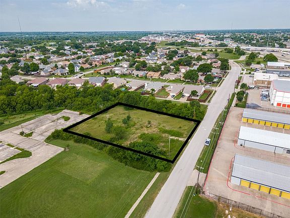 3rd image of 4926 Locust Grove Rd