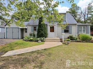 2 Mohawk Dr, Cranford, NJ 07016