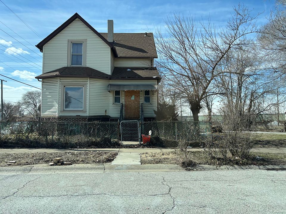 1st image of 3744 Carey St