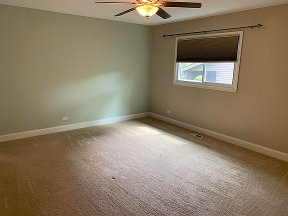 5th image of 30W181 Country Lakes Dr