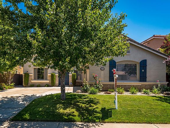 2nd image of 1480 Grovewood Ln