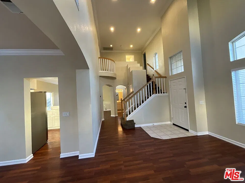3 bed, 2.5 bath, 1599 sqft, $2,995 — Photo 3