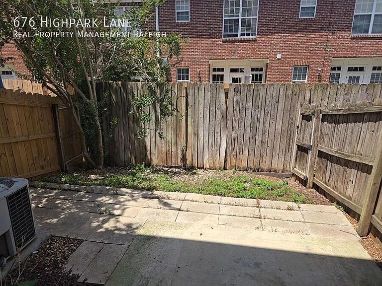 676 Highpark Ln — Photo 14