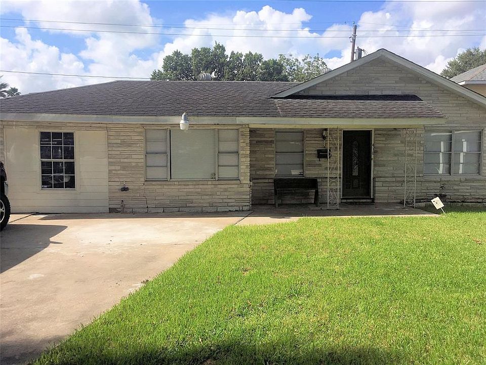 1st image of 410 Forest Oaks Dr