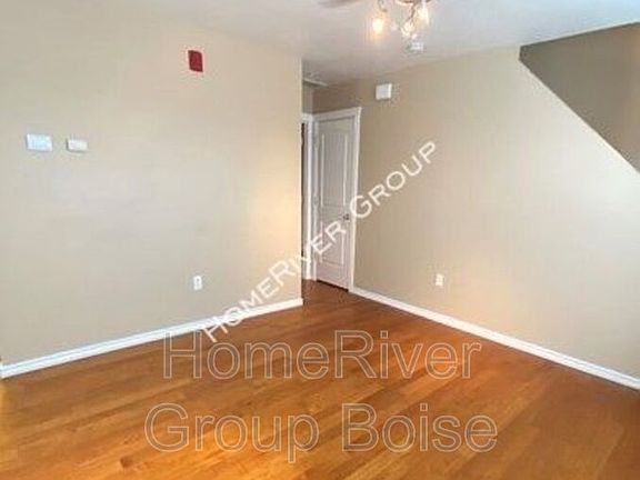 3rd image of 3920 Washington Ave APT 103