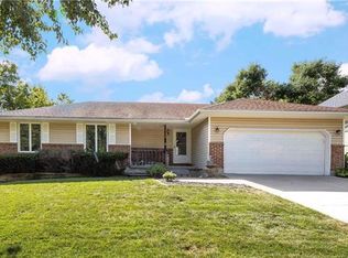1304 NE Barnes Dr, Lees Summit, MO 64086