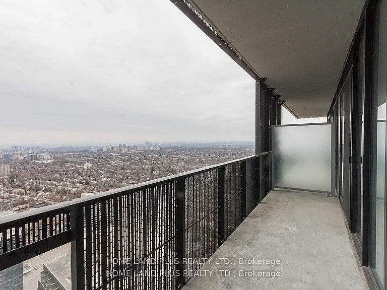 8 Eglinton Ave E #4201 — Photo 17