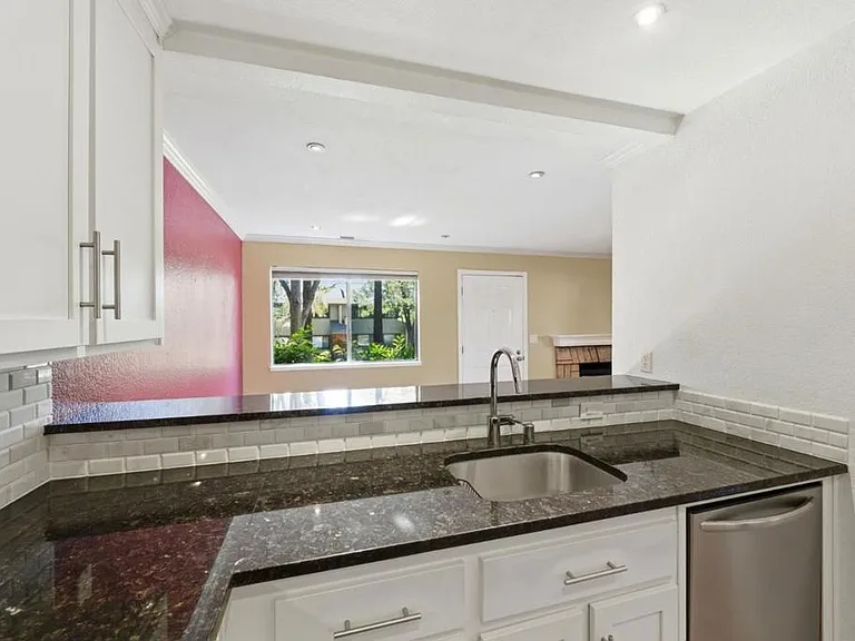 2504 La Terrace Cir — Photo 13