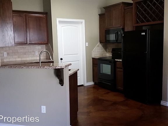 2nd image of 605 Fieldstone Dr
