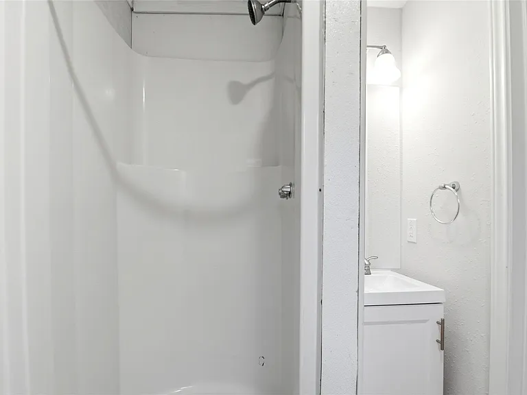 7010 Brownsville St #1/2 — Photo 19