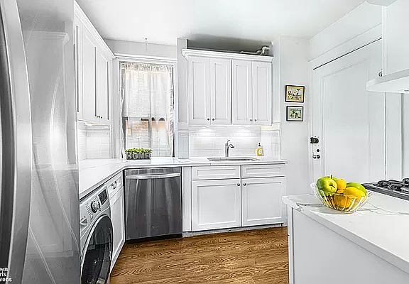 2nd image of 17 W 71st St APT 7D