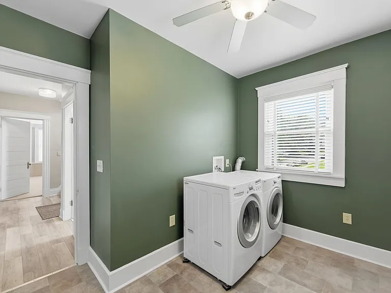 344 Helen St #2 — Photo 11