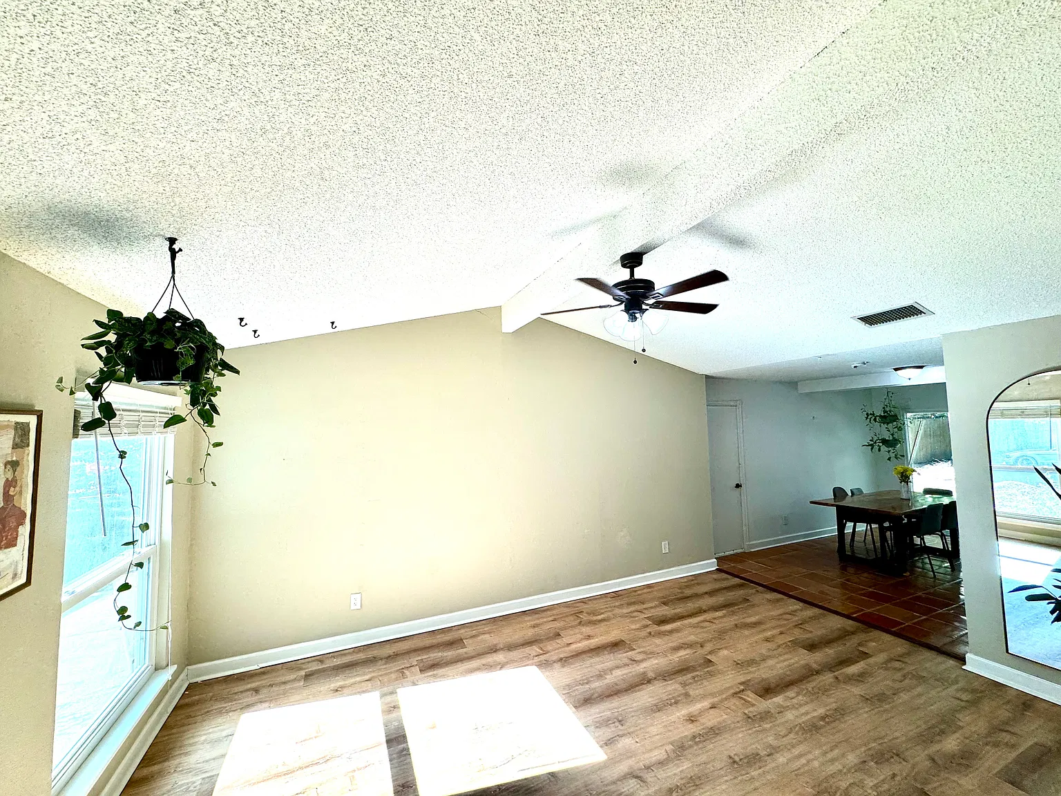 3 bed, 1332 sqft, $2,140 — Photo 4