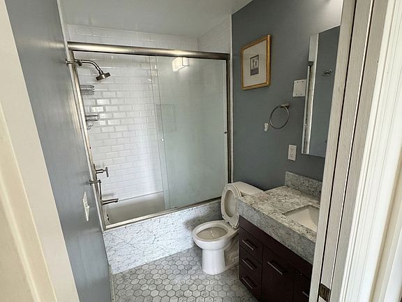 5th image of 1440 23rd St APT 208