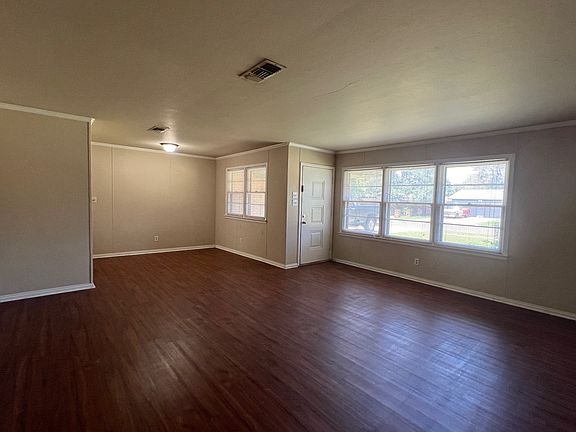 Living room & Dining area