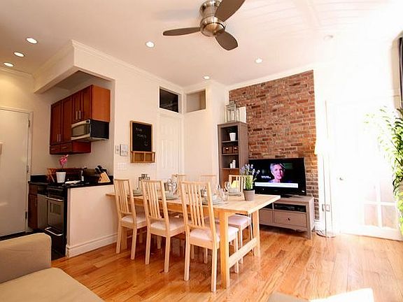 3rd image of 155 E 50th St