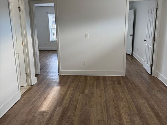 4th image of 400 Gallatin Ave #3