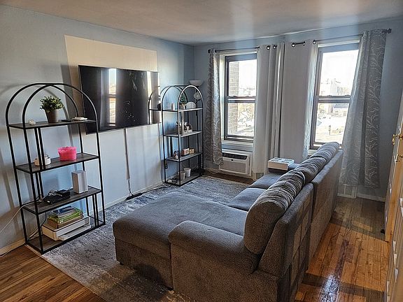 4th image of 5803 Calloway St APT 6AA