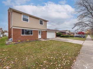 22112 Kensington St, Taylor, MI 48180