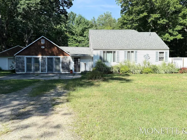 279 N Peterson Rd, Muskegon, MI 49445