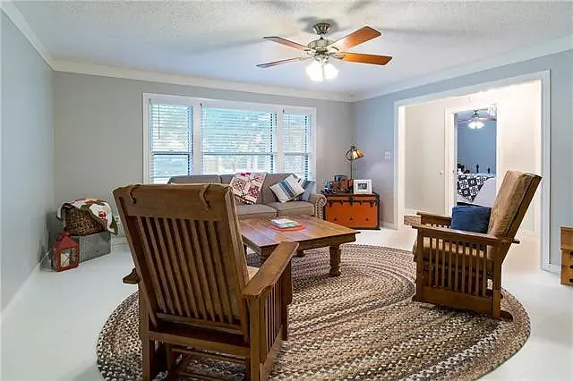 2 bed, 1296 sqft, $1,800 — Photo 3