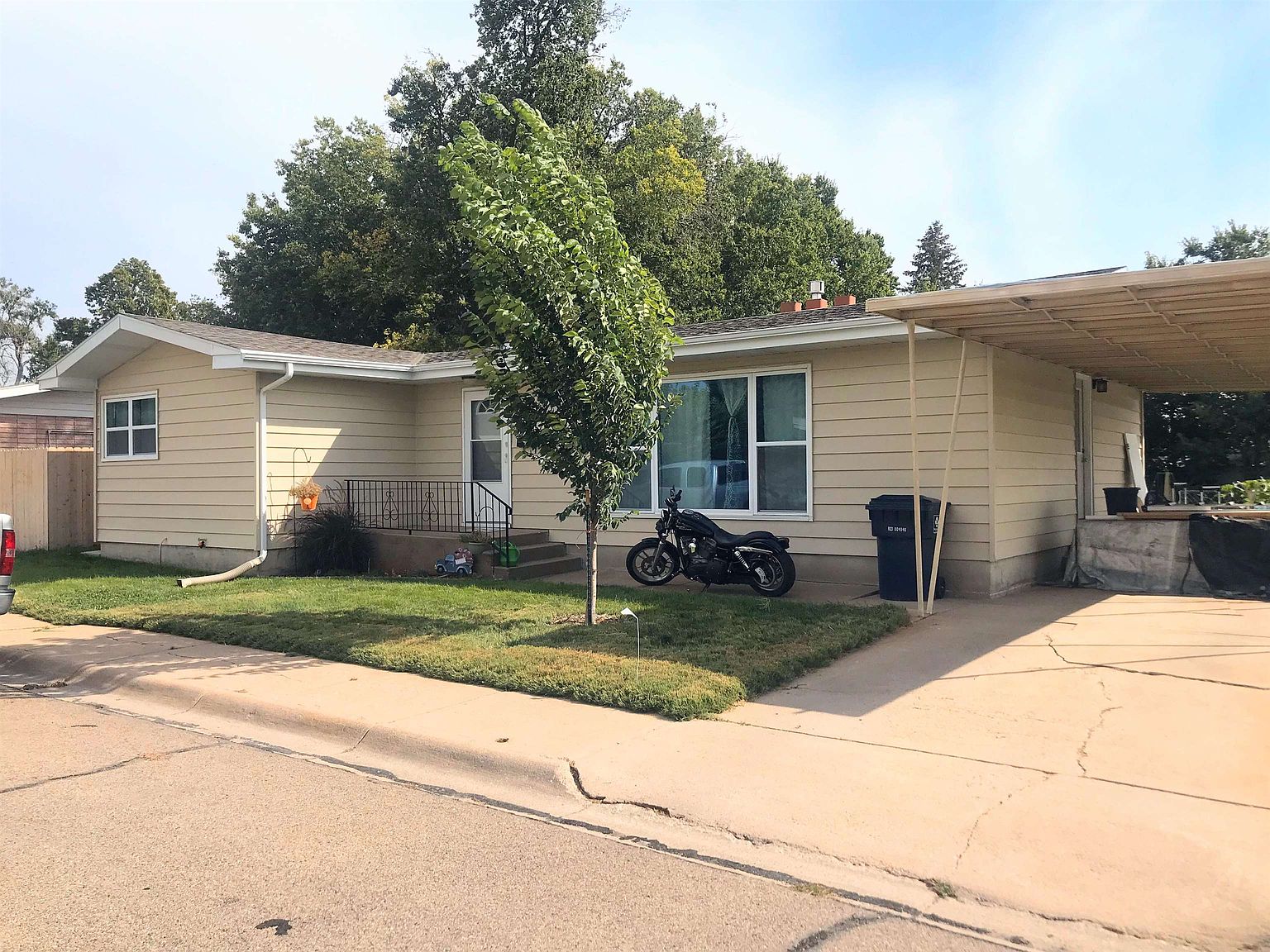 704 Highland Dr, Ogallala, NE 69153 | Zillow