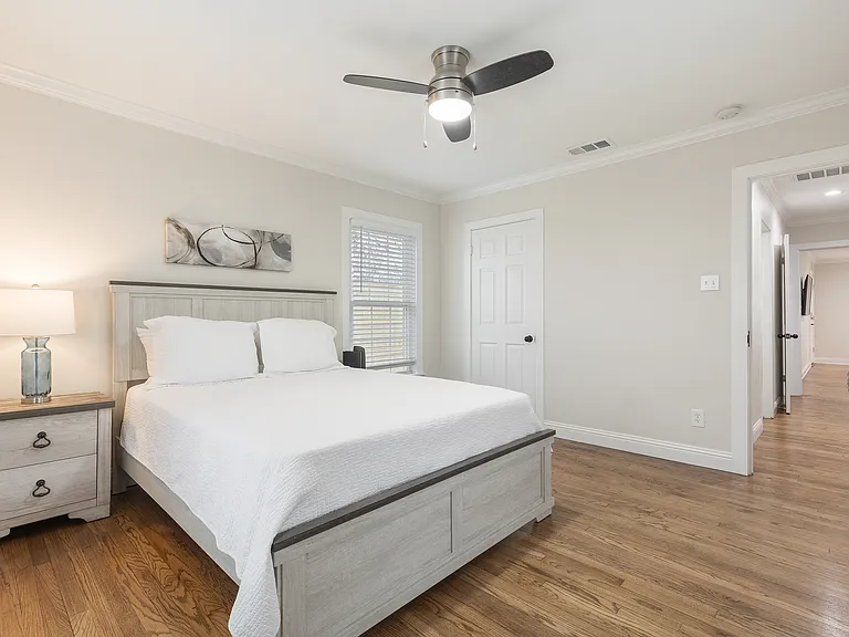 4535 Calmont Ave — Photo 12