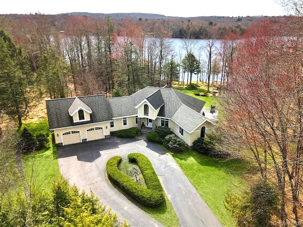 16 Deforest Drive photo 1