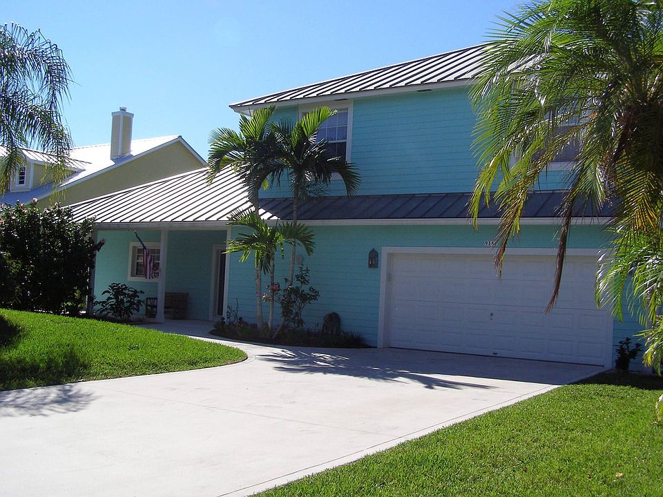 916 Dolphin Drive