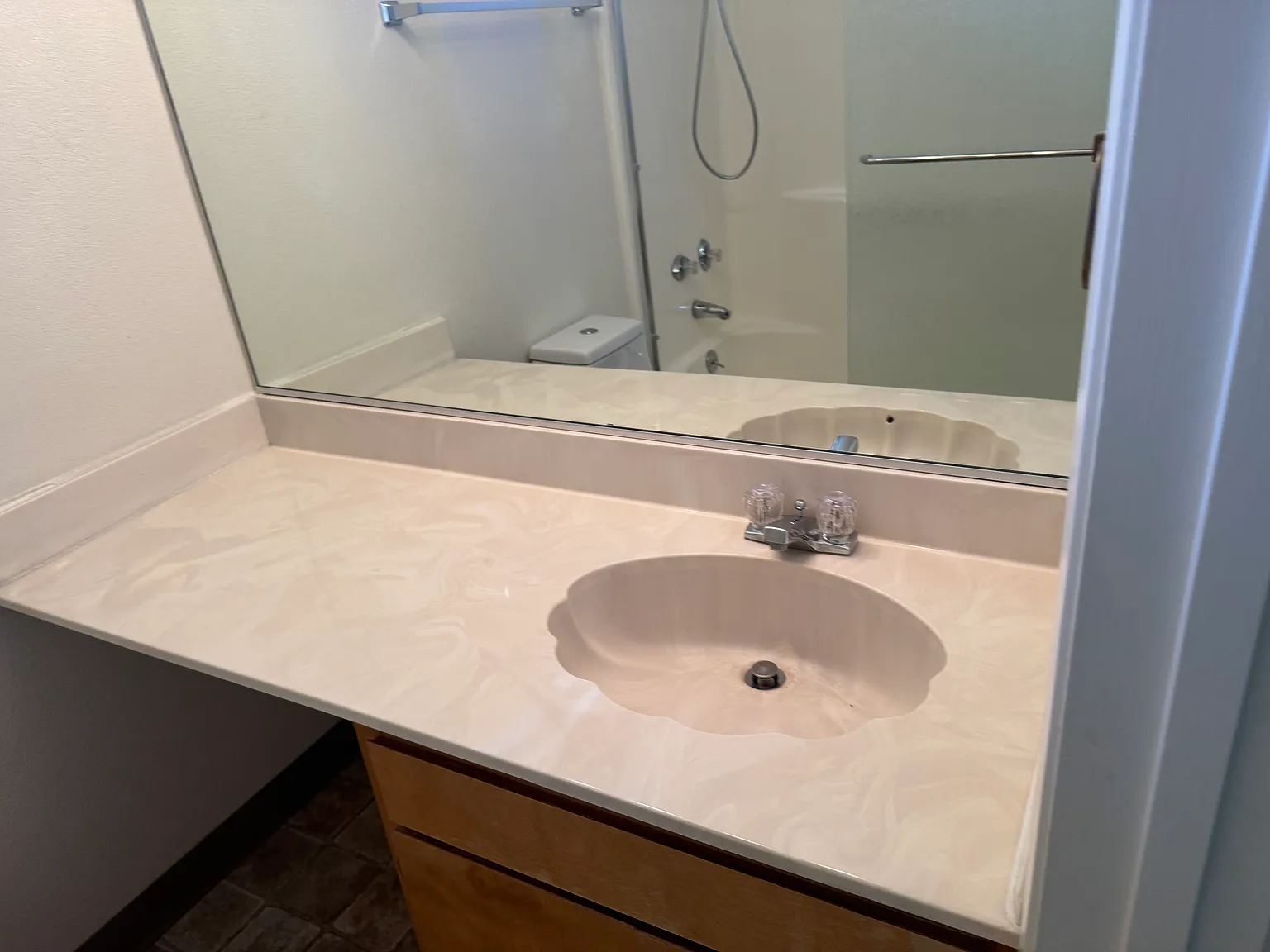 2 bed, 1200 sqft, $1,875 — Photo 2