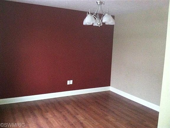 4th image of 4212 Amazon Dr #12
