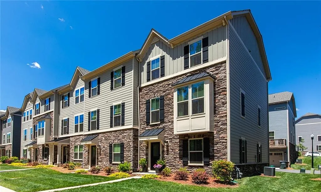 3 bed, 4.5 bath, 1928 sqft, $3,025 — Photo 1