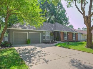 607 NE Independence Ave, Lees Summit, MO 64063