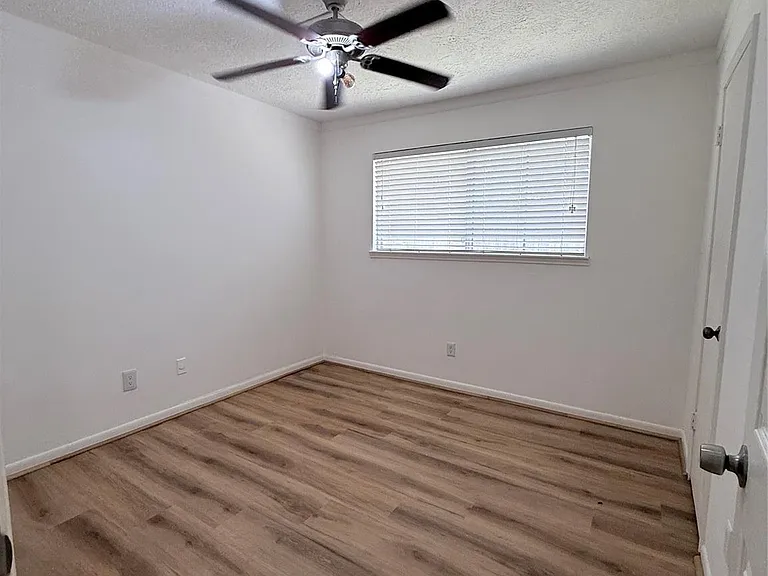 12214 Corona Ln — Photo 19