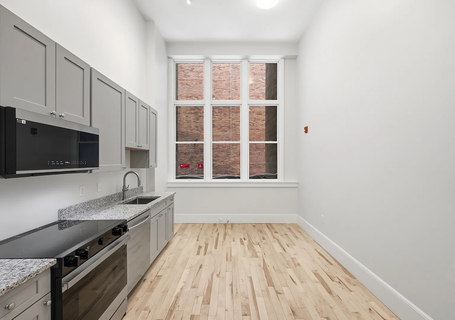 130 Pearl St - 301 — Photo 3