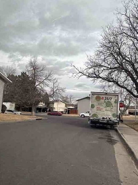 Exterior Neighborhood (street photo)