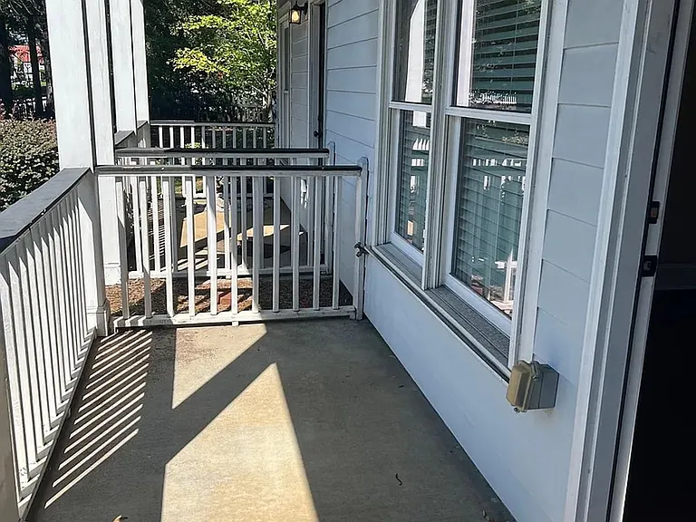 3 Bedroom/3 Bathroom Townhome Minutes from the Medical District — Photo 3