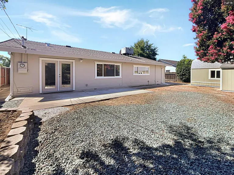 6134 Woodside Dr — Photo 2
