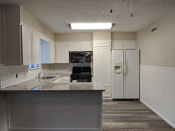 2nd image of 3232 Cornell Ave