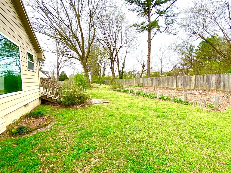 107 Clubview Rd — Photo 28