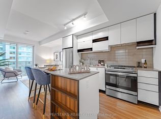 4065 Confederation Pkwy #807, Mississauga, ON
